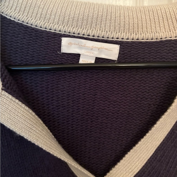 Spiritual Gangster V-Neck Sweater in Navy and Green - Picture 3 of 6